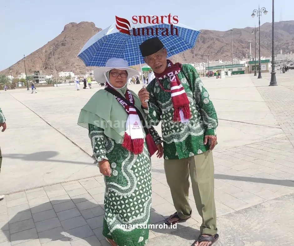 Paket Umroh Suami Istri Lansia
